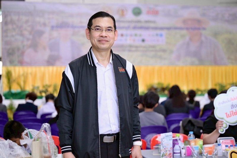 สมาพันธ์ฯ” ออกแถลงการณ์โต้ ”เอกภพ” โฆษก รบ. หลังโพสต์แขวะใช้เงินภาษีจัดประชุมกินหรูอยู่สบาย 