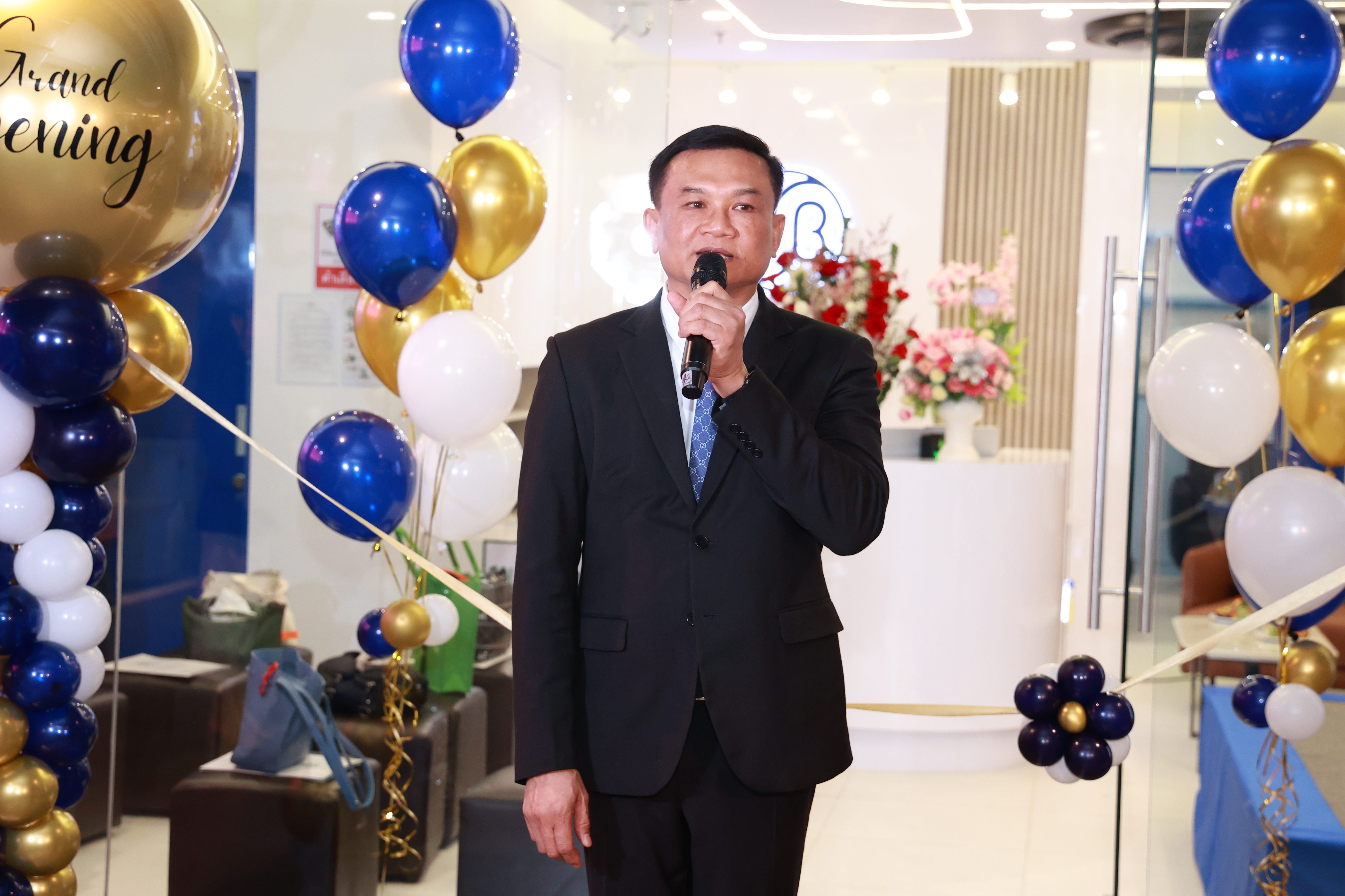 IMAGE - 9898
